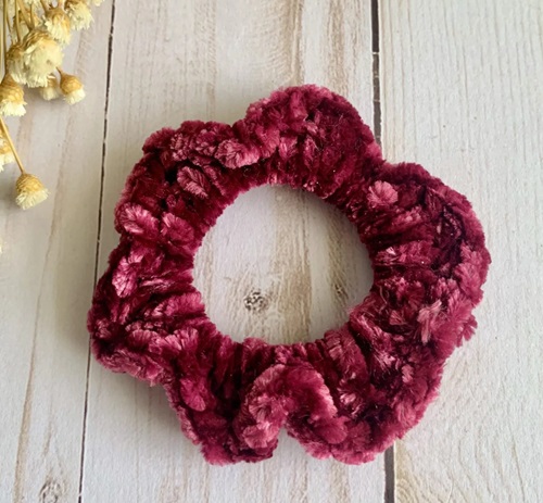 5 Minutes Crochet Velvet Scrunchie