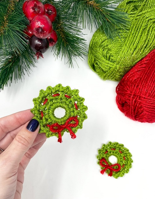crochet mini wreath