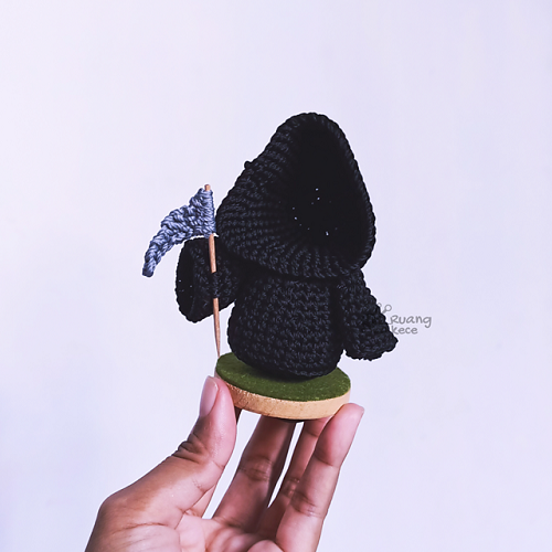 Grim Reaper Amigurumi Free Crochet Pattern 3