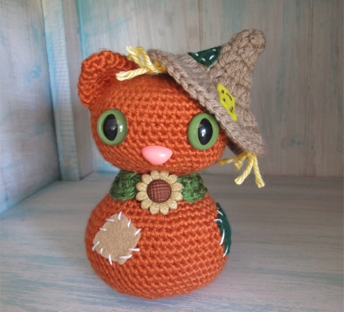 Free Crochet Amigurumi Scarecrow Cat and Crow Pattern