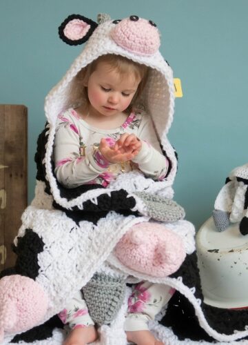 8 Adorable Cow Blanket Crochet Patterns – Free and Easy!
