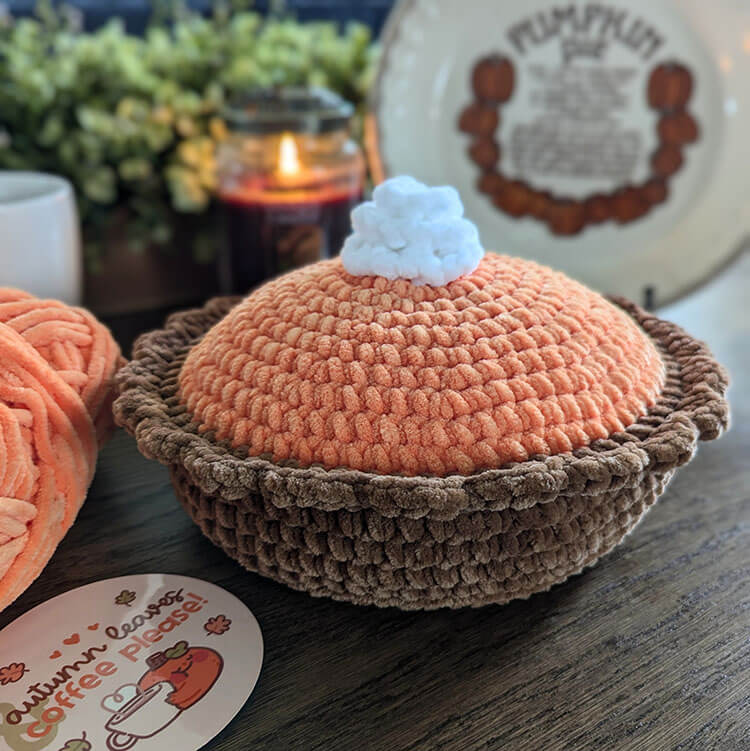 crochet pumpkin pie pillow side view