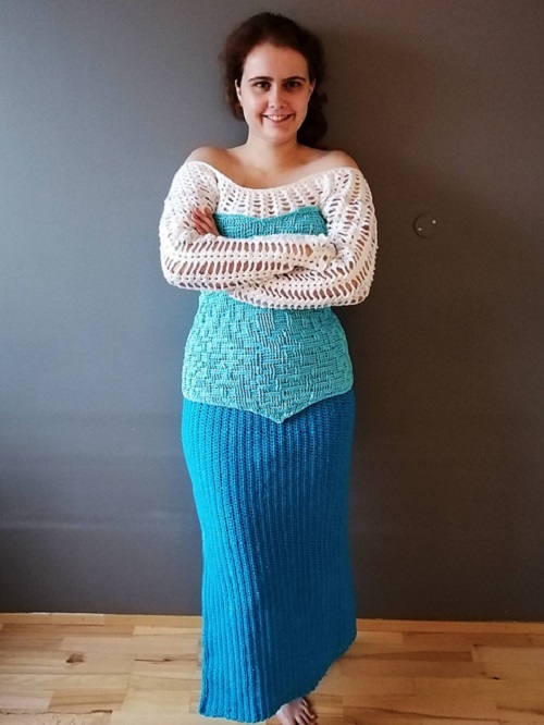 Stunning Women Crochet Winter Skirt 4