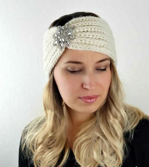 Stunning Ear Warmer Crochet Pattern 4