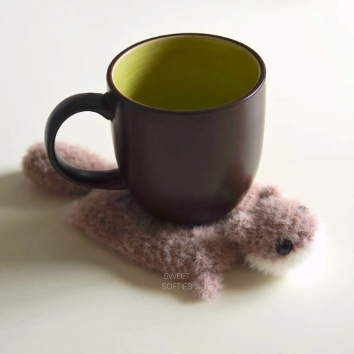 Squirrel Mug Rug Crochet Pattern