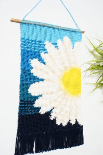 11 Crochet Floral Wall Hanging Free Patterns - Crocht