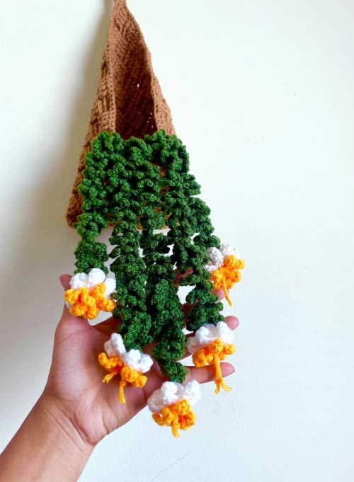 Super Easy Crochet Hanging Vines with Dangling Flowers