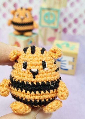 14 Crochet Pocket Buddies Free Patterns