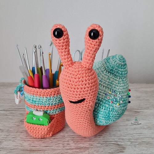 The Snail Caddy